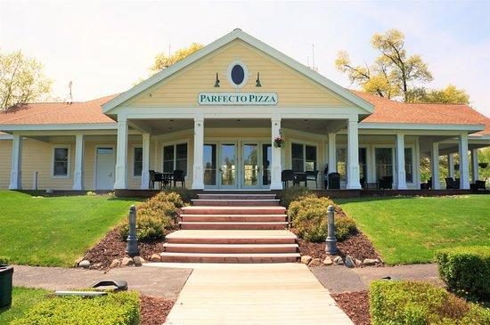 Parfecto Pizza at Madden's